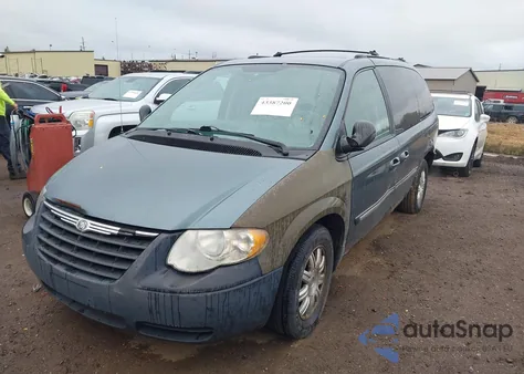 2005 Chrysler Town & Country Touring из США, поврежденный, VIN 2C4GP54L45R546146